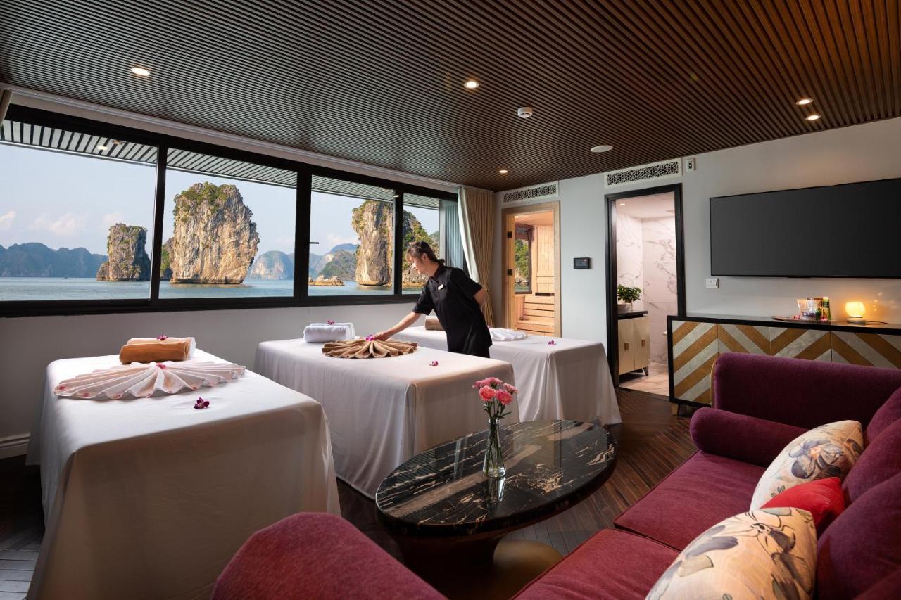 Stellar Of The Seas Cruise Hotel Ха Лонг Екстериор снимка